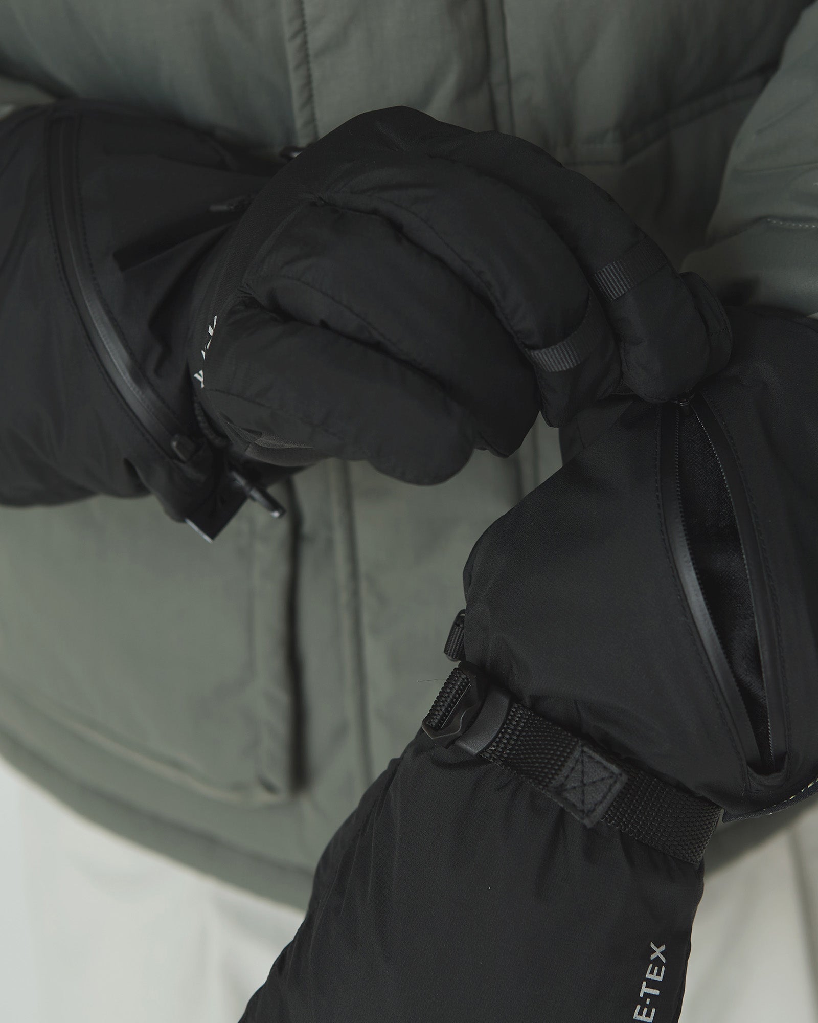 GORE-TEX Gloves