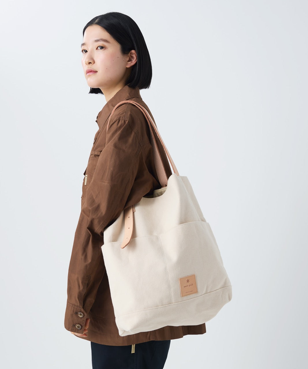 Field Middle Handbag