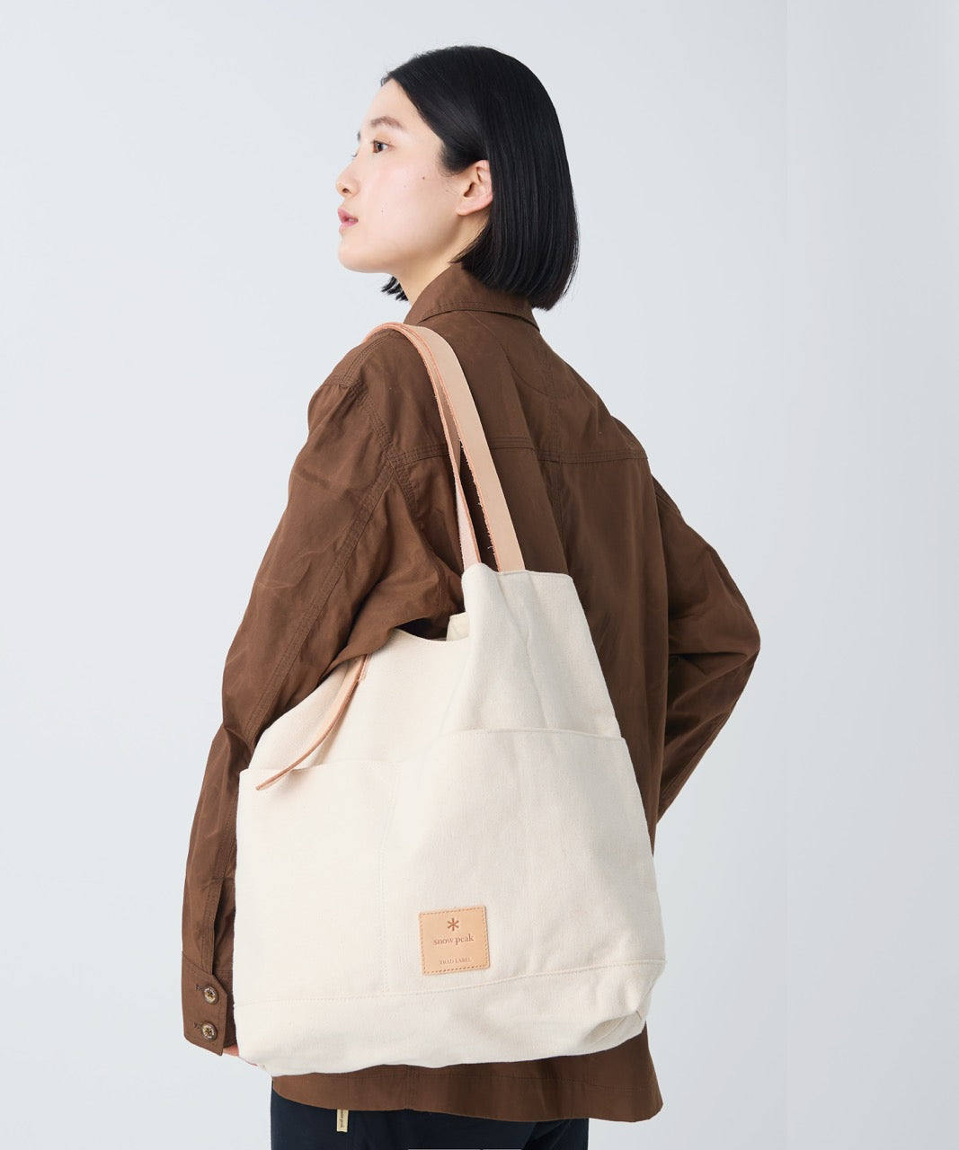 Field Middle Handbag