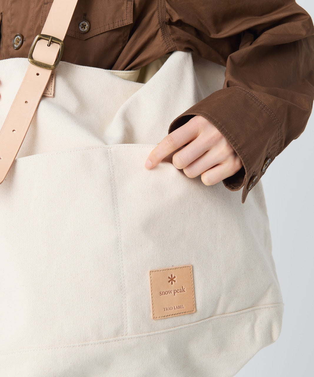 Field Middle Handbag