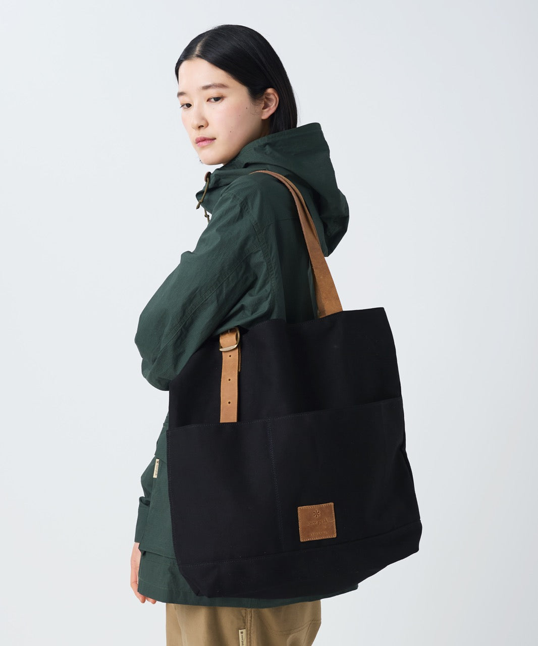 Field Middle Handbag